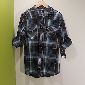 NWT-R&R Men's roll sleeve button up shirt